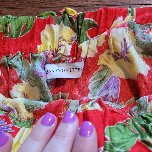 NWT Urban Outfitters tropical print shorts. Size L. - Picture 3 of 5